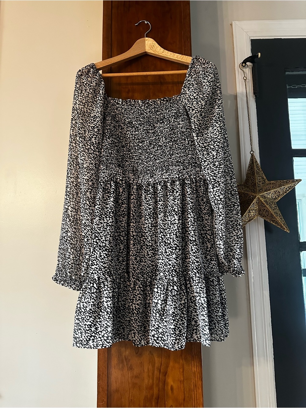 1.STATE Black and White Abstract Print Dress